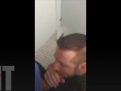 poppers poppers training für männer toilette männer schließfach raumflug abspritzen 