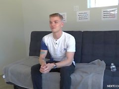 nextdoorcasting iso kukko valu koe valu- valu- sohvalle amatööri audition twink amatööri 